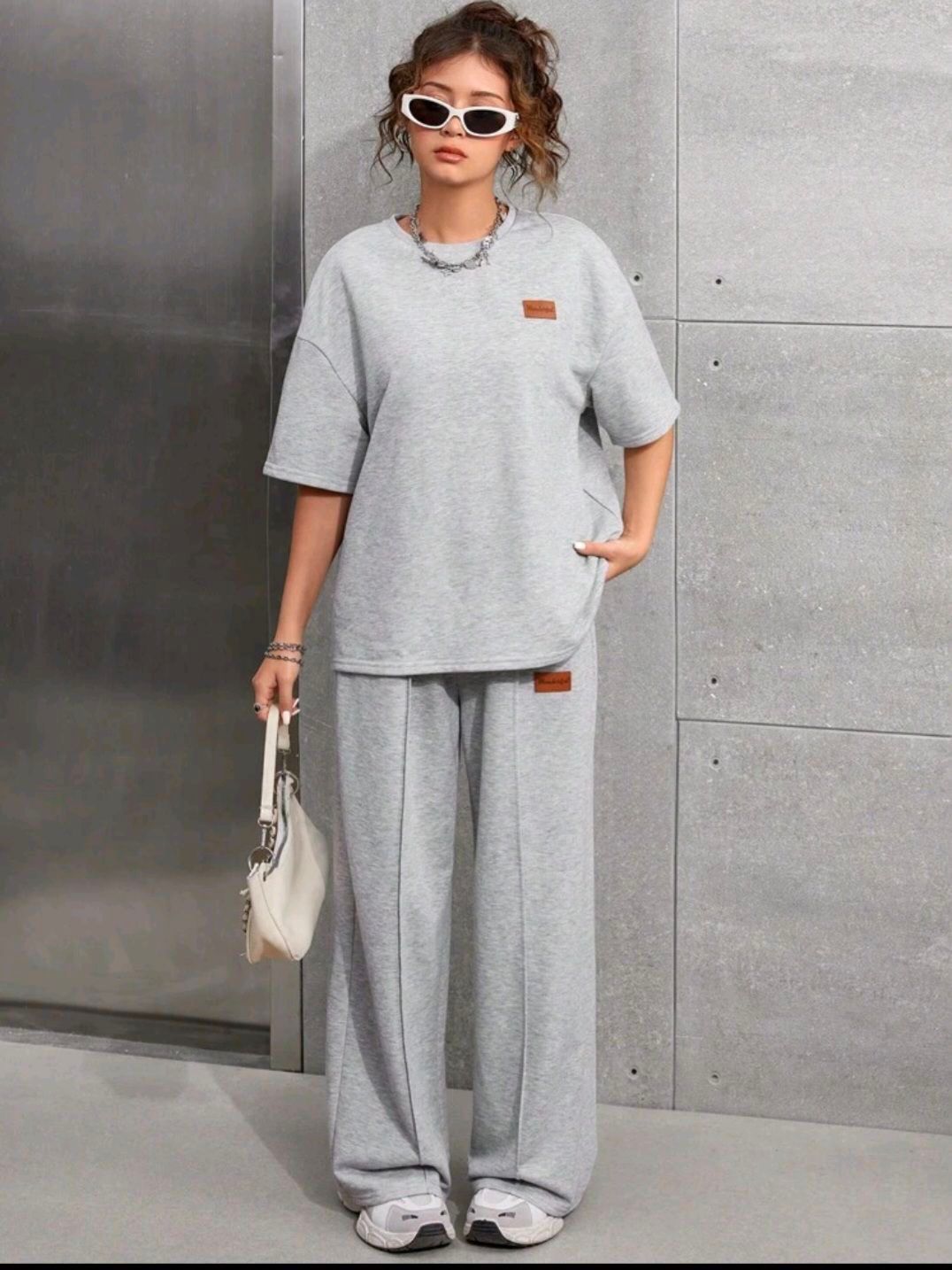 Oversized Two Piece Set – Casual T-Shirt & Loose Fit Trousers