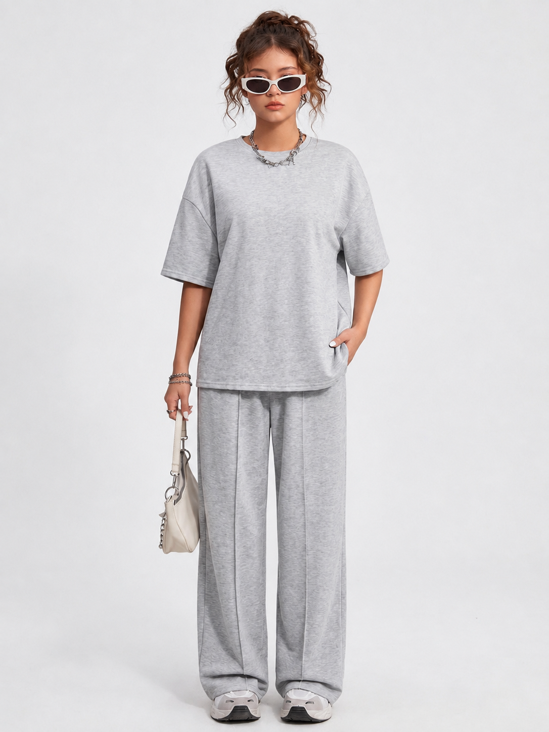 Oversized Two Piece Set – Casual T-Shirt & Loose Fit Trousers